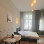 Grey 1 Apartment *