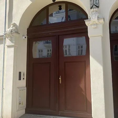 Appartement Grey 1 *