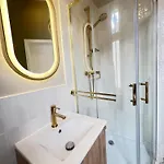 Grey 1 Apartment *